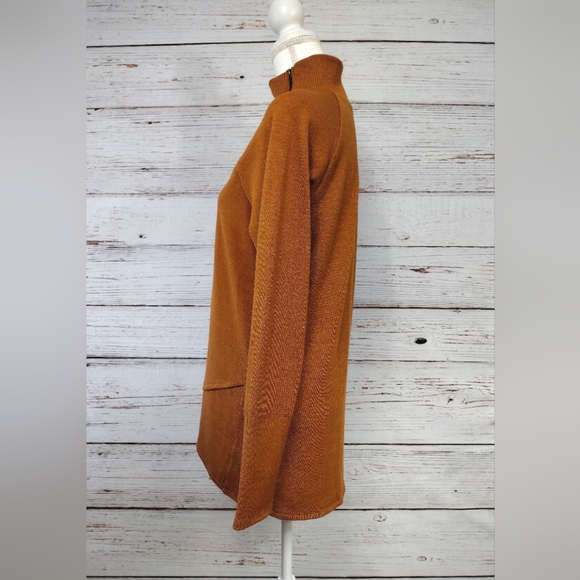 Doe & Rae Mock Neck Sweatshirt - Picture 5 of 10